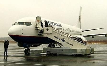 Оренбургский Боинг выкатился за пределы посадочной полосы